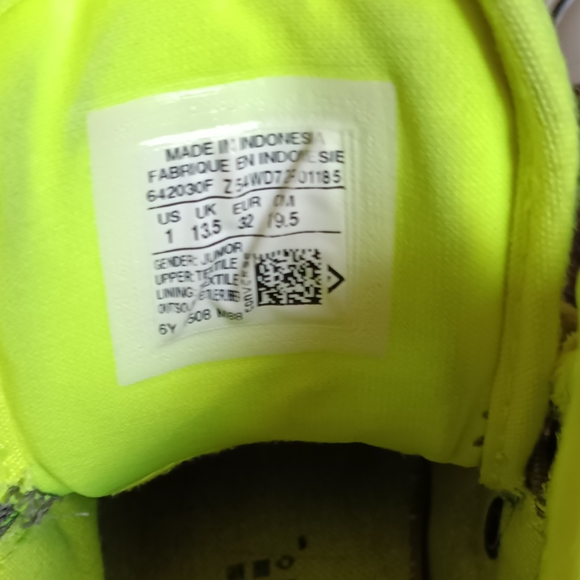 Kid's Converse Chuck Taylor High-Tops - Picture 6 of 7